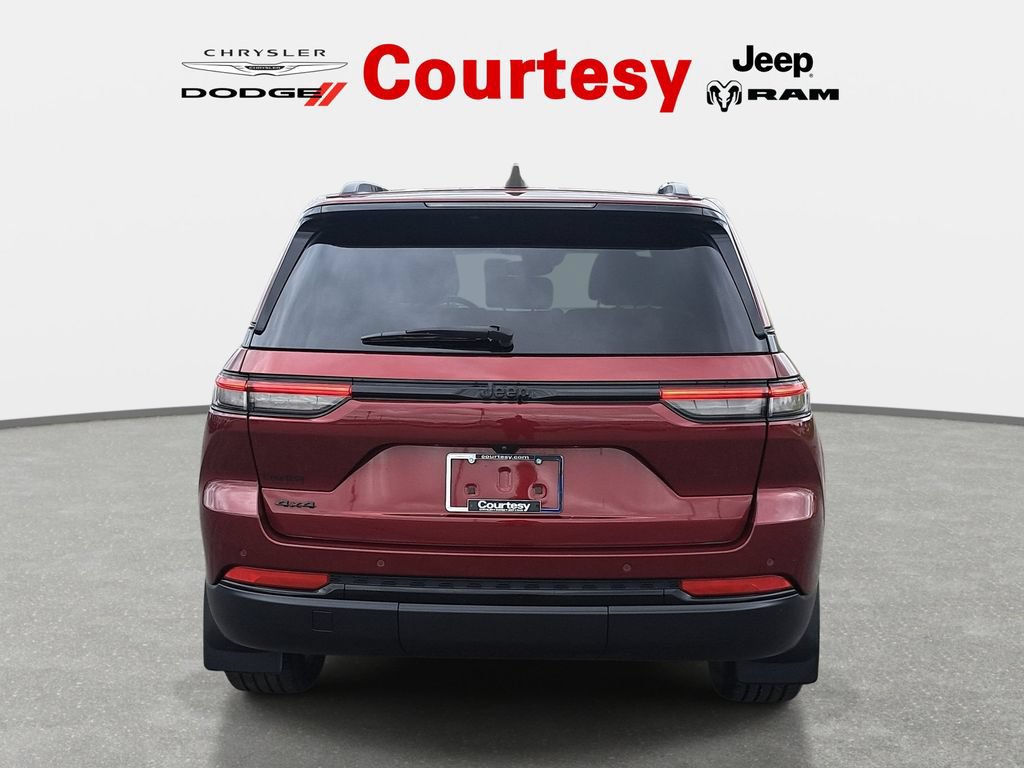 Certified 2023 Jeep Grand Cherokee Altitude AWD/4WD image 6