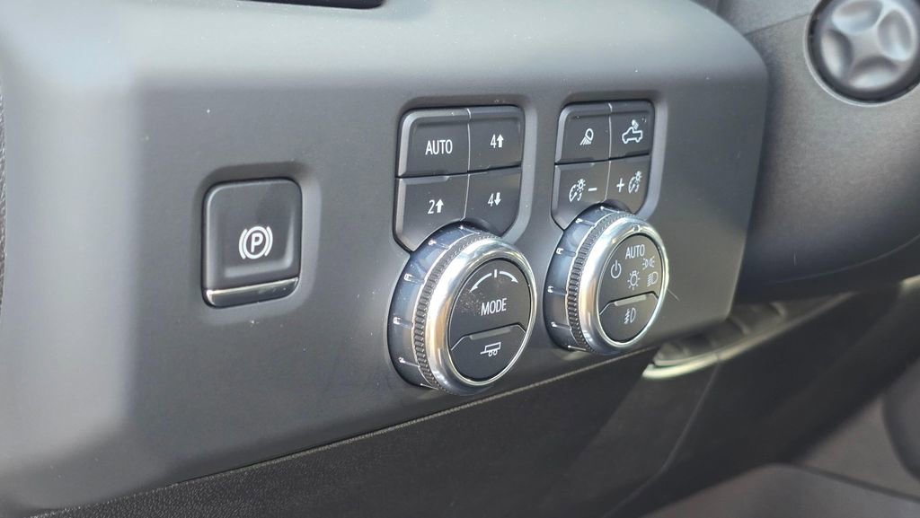 Used 2024 GMC Sierra 1500 AT4 w/ Technology Package AWD/4WD image 27