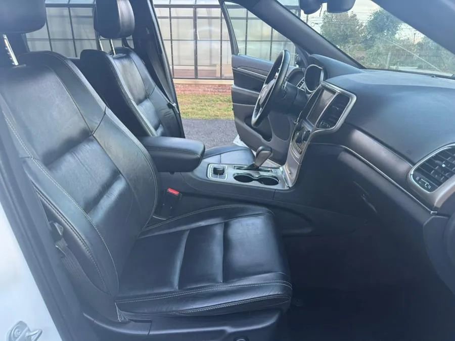 Used 2016 Jeep Grand Cherokee Limited image 24