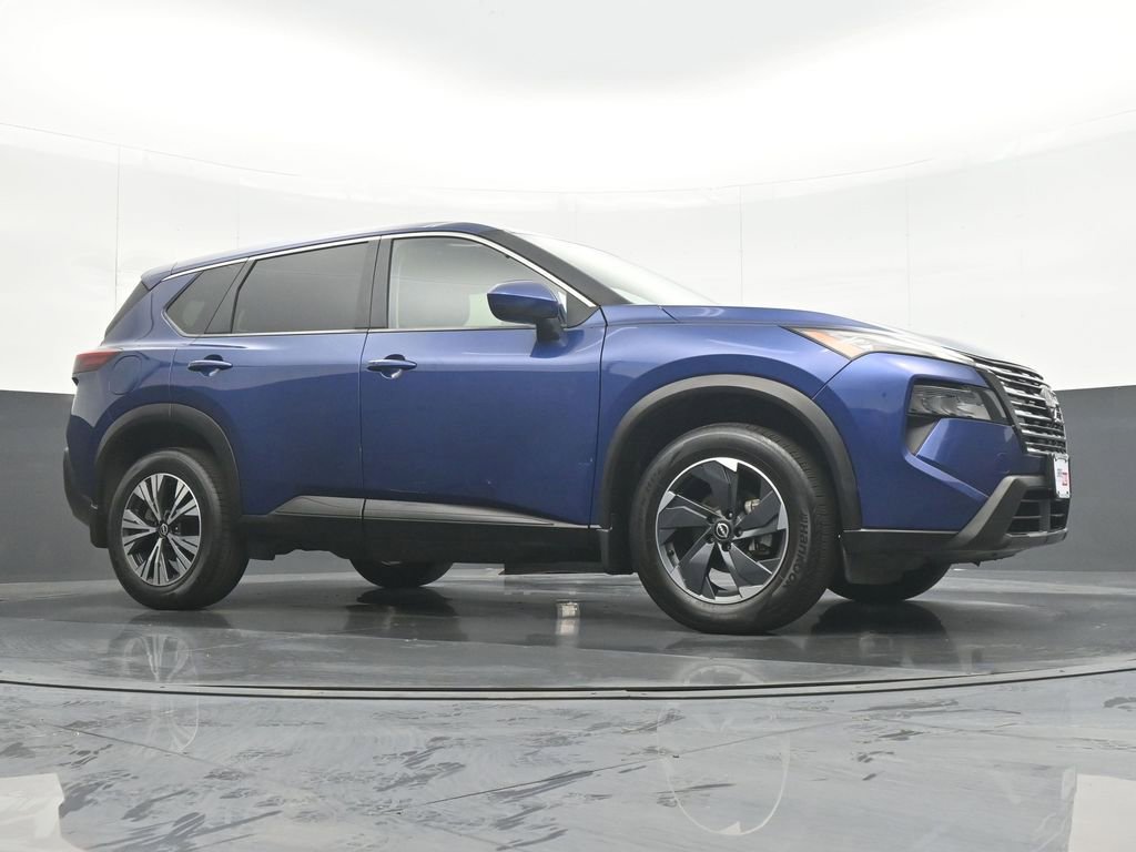 Used 2023 Nissan Rogue SV image 32