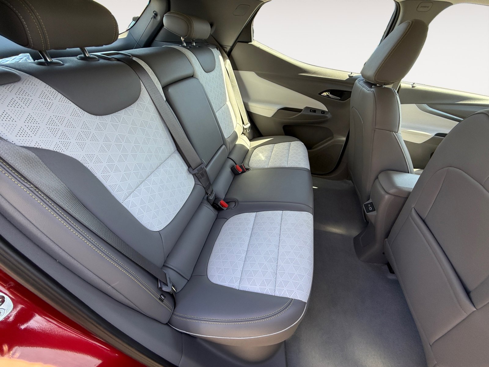 Used 2023 Chevrolet Bolt EUV Premier w/ Sun & Sound Package FWD image 18