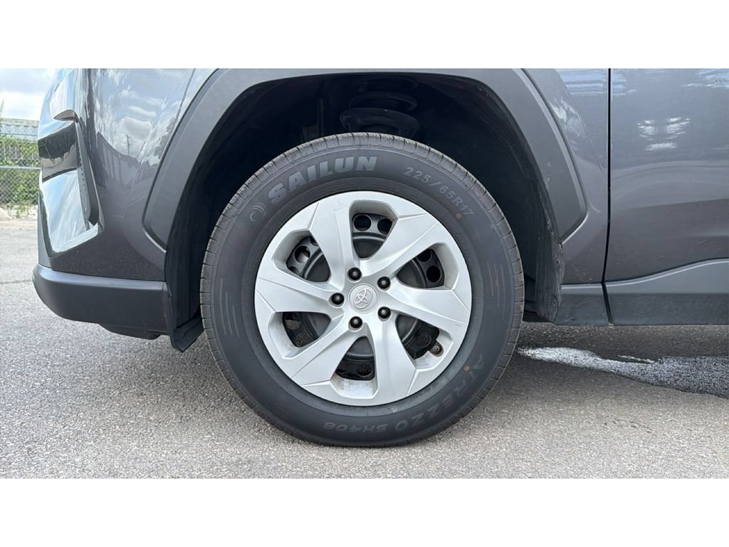 Used 2024 Toyota RAV4 LE FWD image 9
