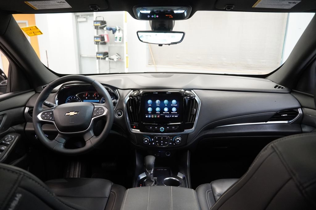 Used 2023 Chevrolet Traverse LT w/ LT Premium Package AWD/4WD image 21