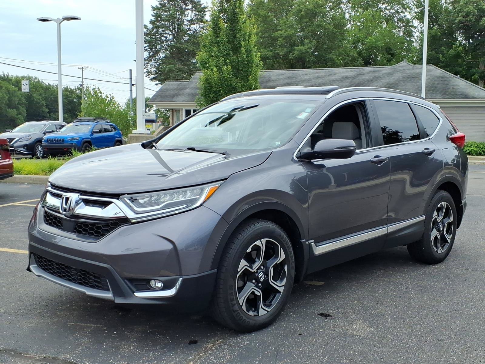 Used 2019 Honda CR-V Touring image 3