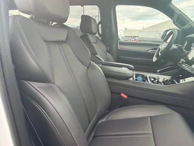 New 2026 Jeep Grand Wagoneer Limited AWD/4WD image 10