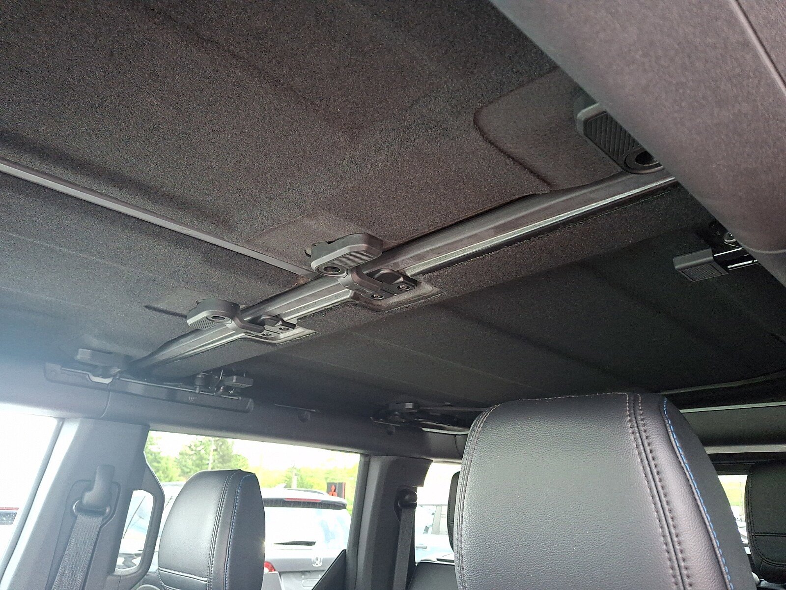 Used 2024 Ford Bronco Outer Banks AWD/4WD image 15