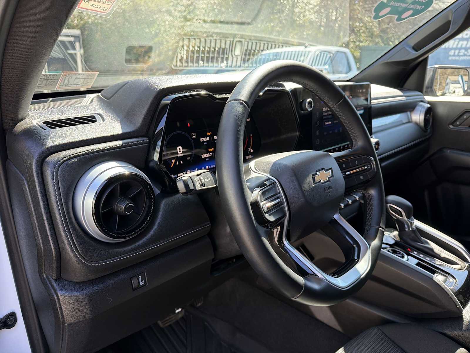 Certified 2024 Chevrolet Colorado LT w/ LT Convenience Package II image 10