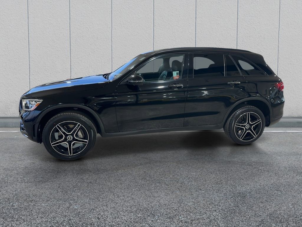 Used 2022 Mercedes-Benz GLC 300 4MATIC w/ AMG Line image 4
