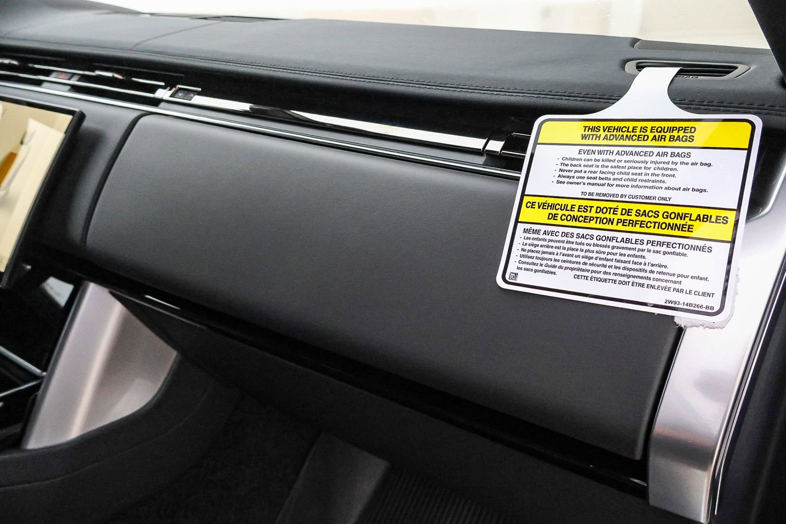 New 2025 Land Rover Range Rover SE image 19