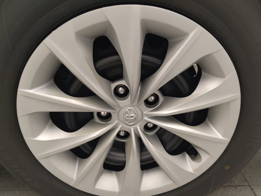 Used 2015 Toyota Camry LE FWD image 31