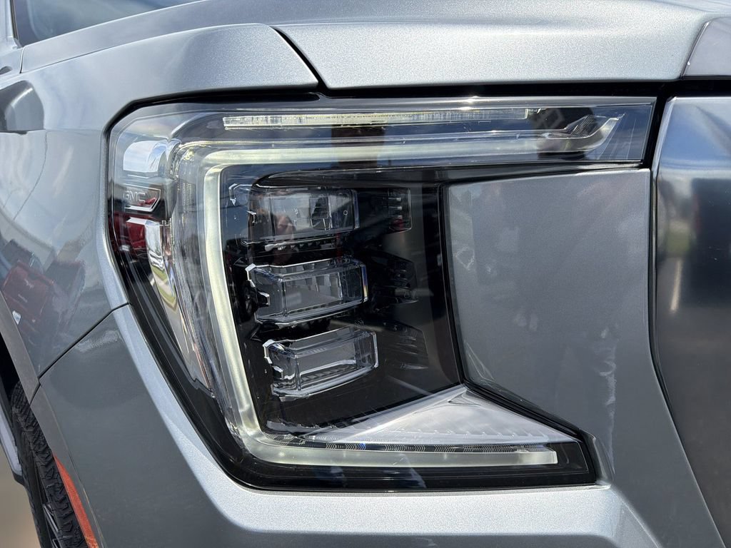 Used 2024 GMC Yukon AT4 w/ Technology Package AWD/4WD image 11
