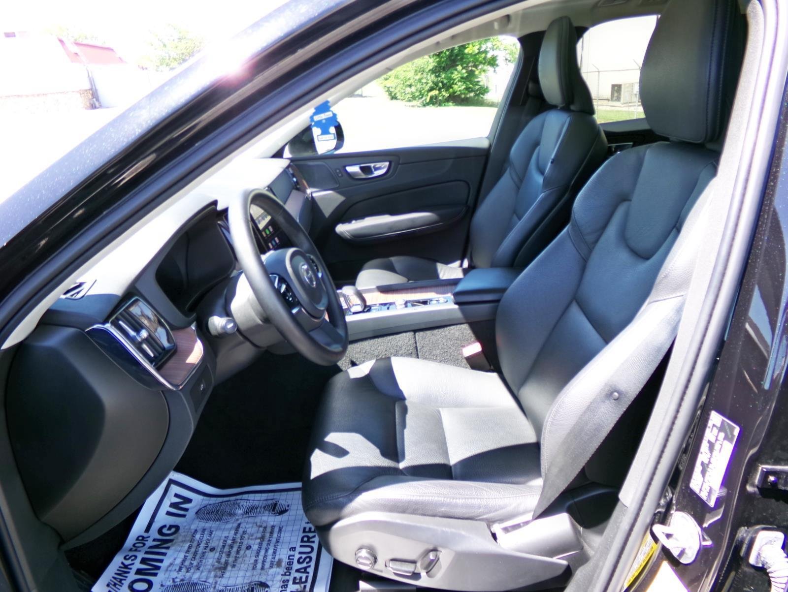Used 2024 Volvo XC60 B5 Plus AWD/4WD image 12