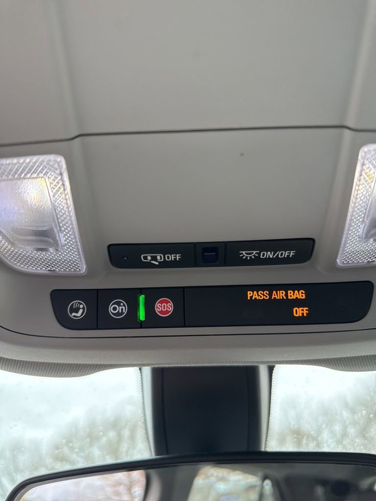 Used 2018 Chevrolet Equinox LS image 19