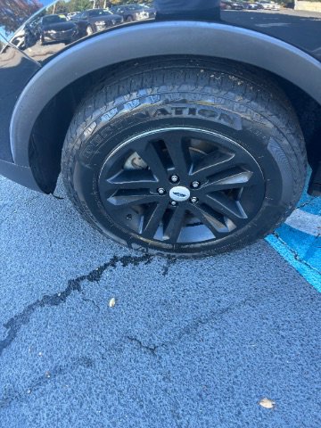 Used 2017 Ford Explorer XLT image 15