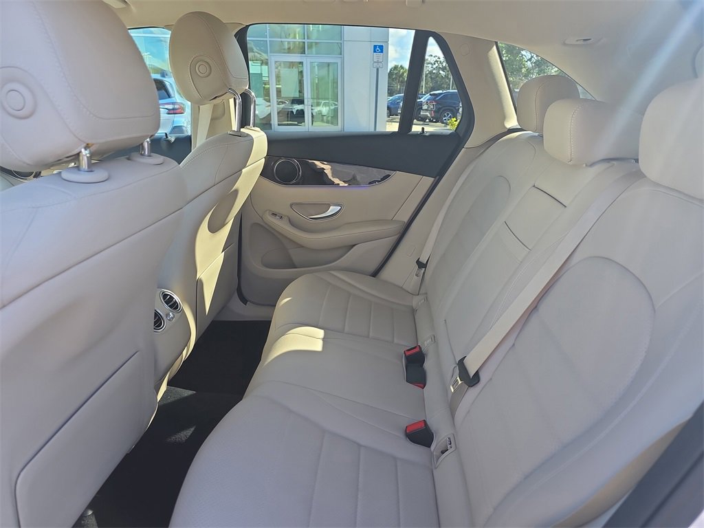 Used 2022 Mercedes-Benz GLC 300 image 10