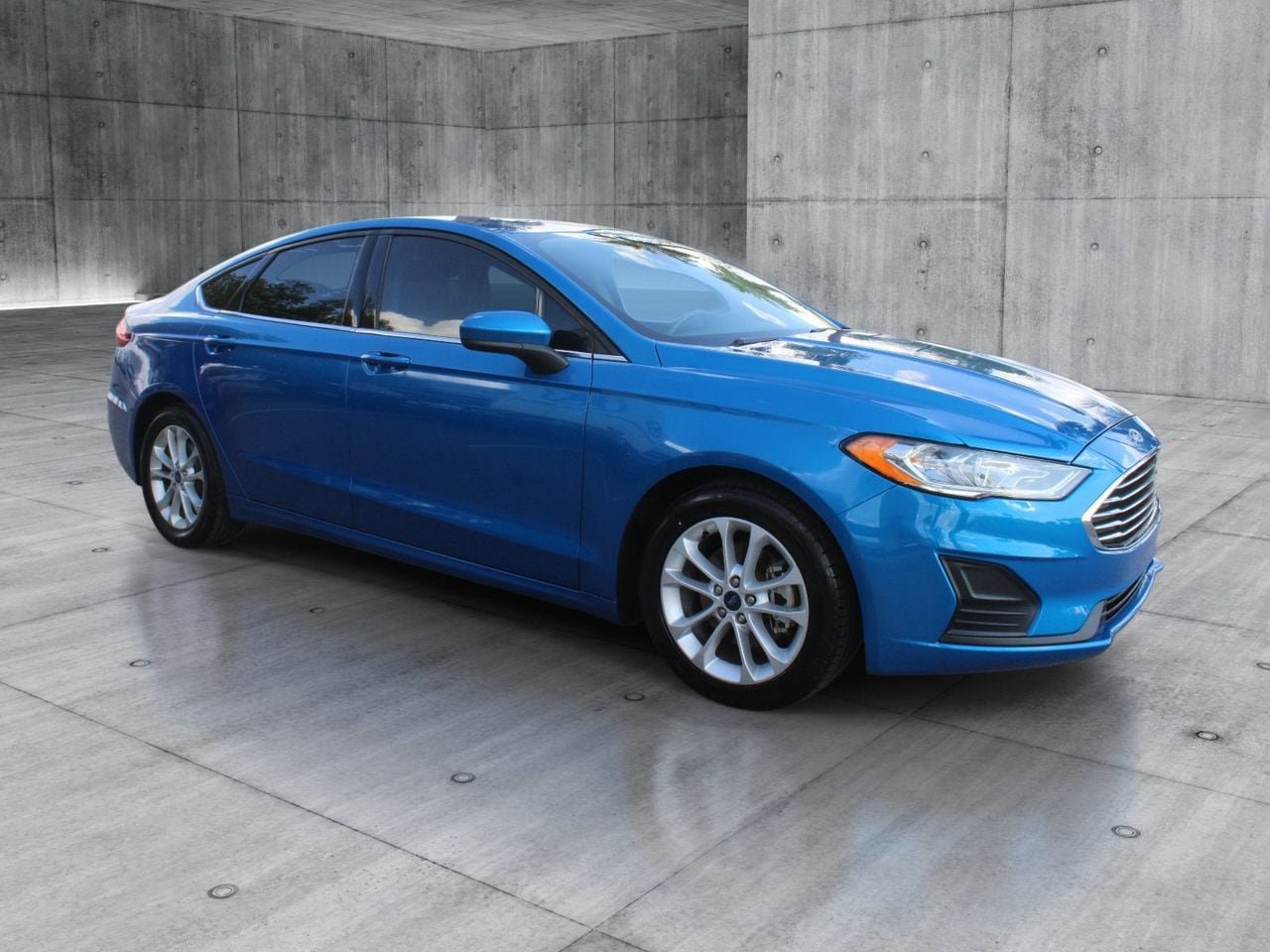 Used 2019 Ford Fusion SE FWD image 8