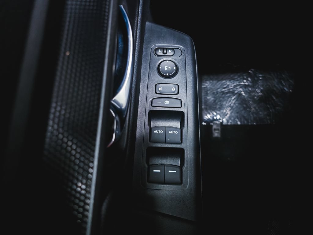 Used 2025 Honda CR-V EX-L image 19