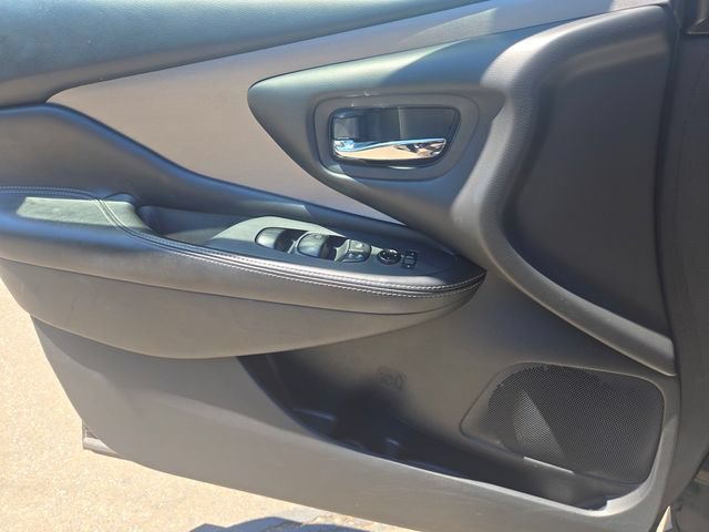 Used 2023 Nissan Murano SV AWD/4WD image 14
