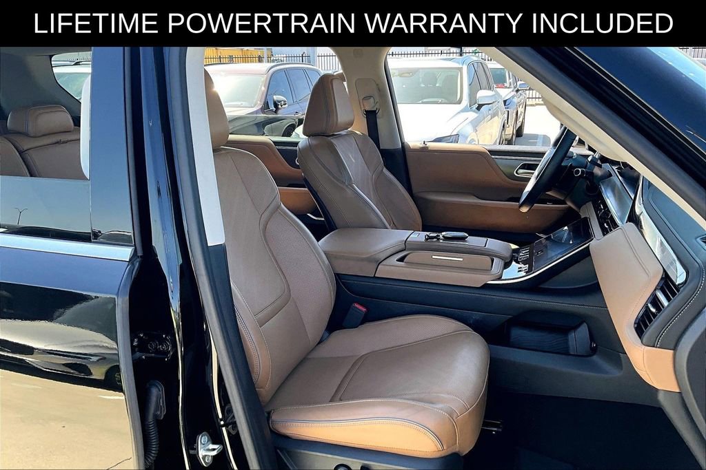 Certified 2025 INFINITI QX80 Luxe image 10