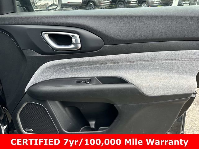 Used 2023 Jeep Compass Latitude w/ Sun and Sound Group image 8