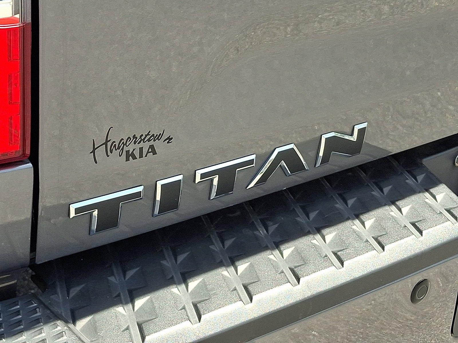 Used 2019 Nissan Titan SV w/ SV Convenience Package image 33