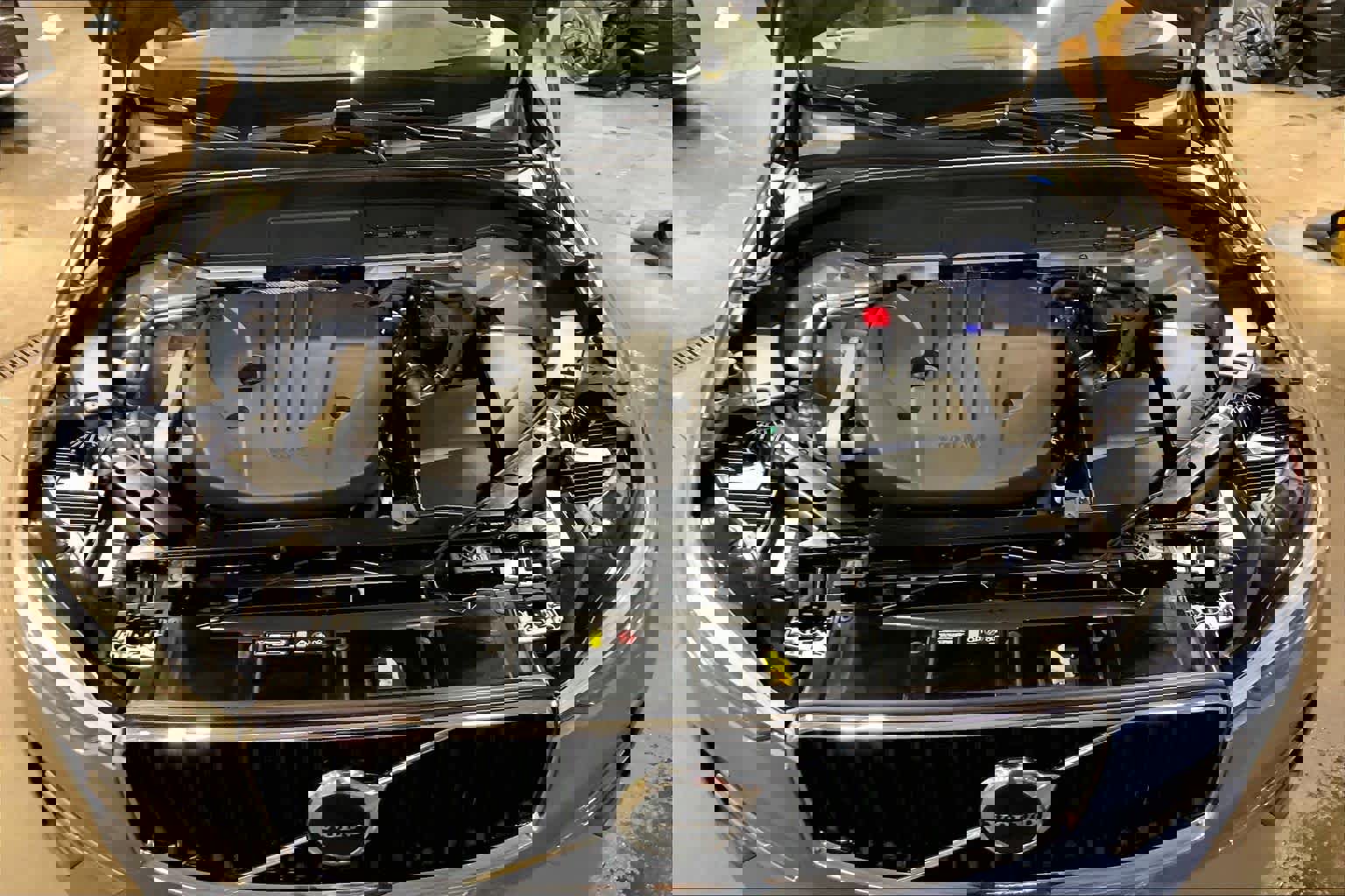 Used 2022 Volvo XC60 B5 Momentum w/ Climate Package image 32