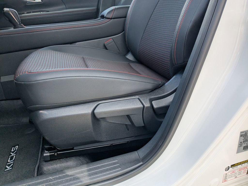 New 2026 Nissan Kicks SR image 17