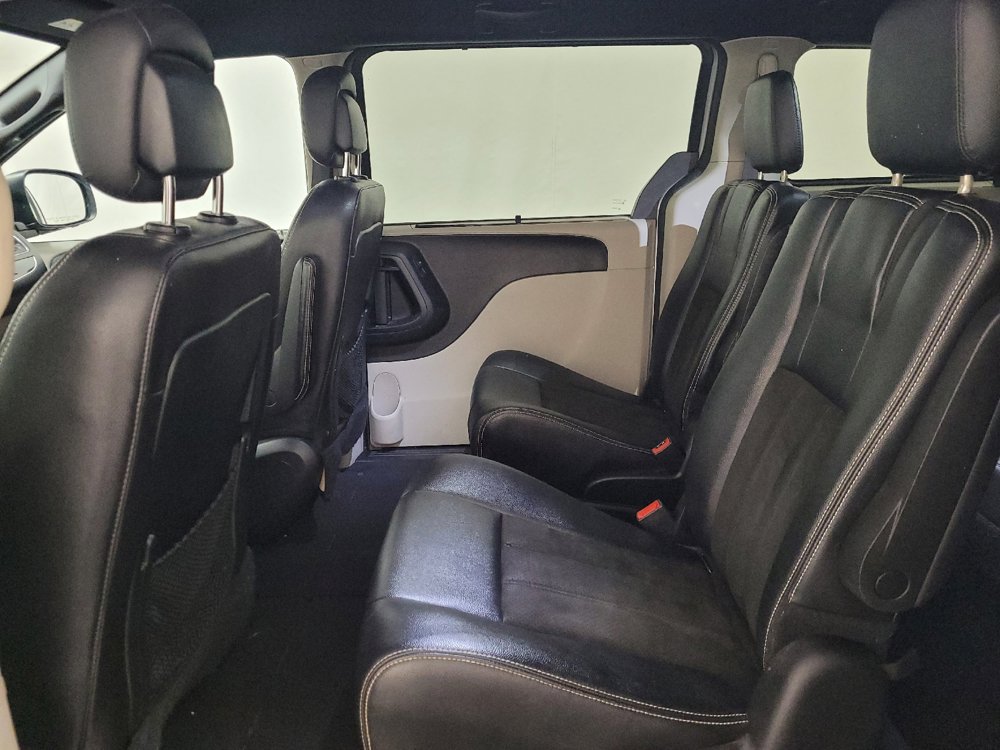 Used 2019 Dodge Grand Caravan SXT w/ Driver Convenience Group FWD image 18