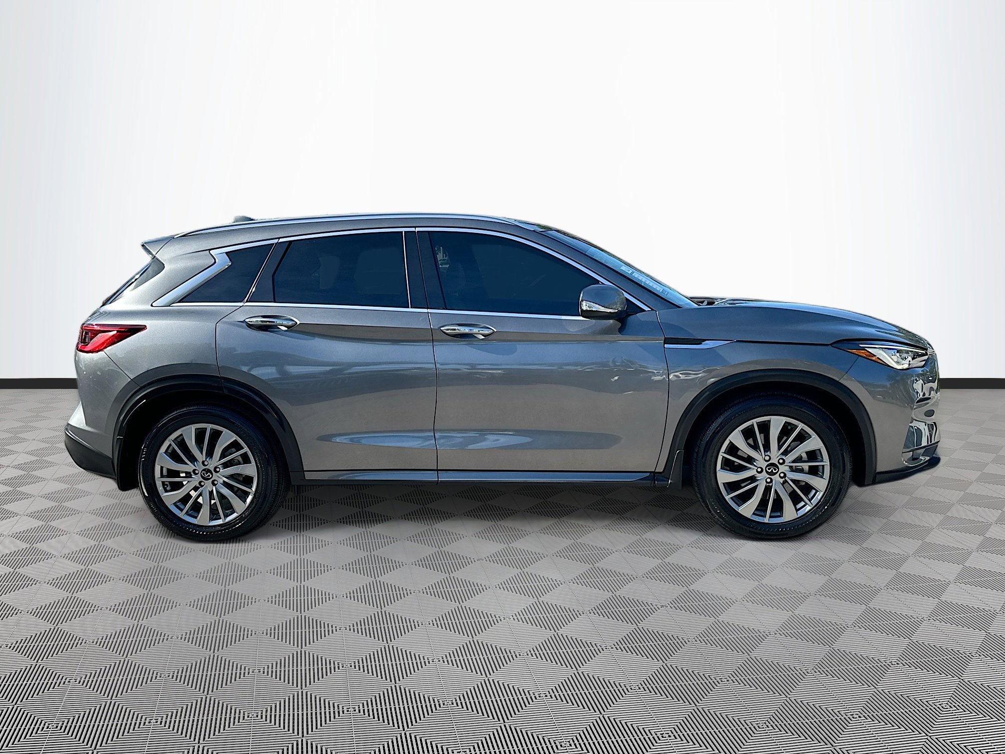 Used 2023 INFINITI QX50 Luxe image 8