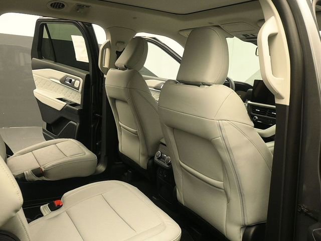 New 2026 Ford Explorer Platinum image 18