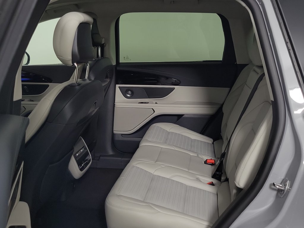 New 2026 Lincoln Nautilus Reserve w/ Jet Appearance Package AWD/4WD image 12