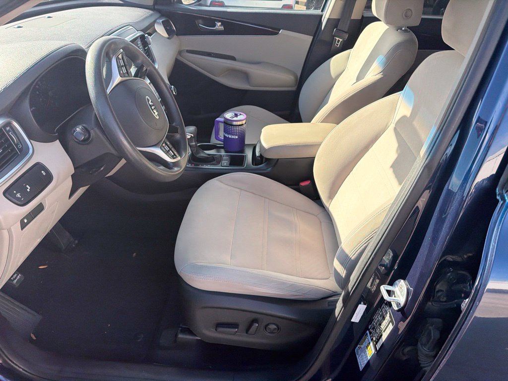 Used 2019 Kia Sorento FWD V6 image 5
