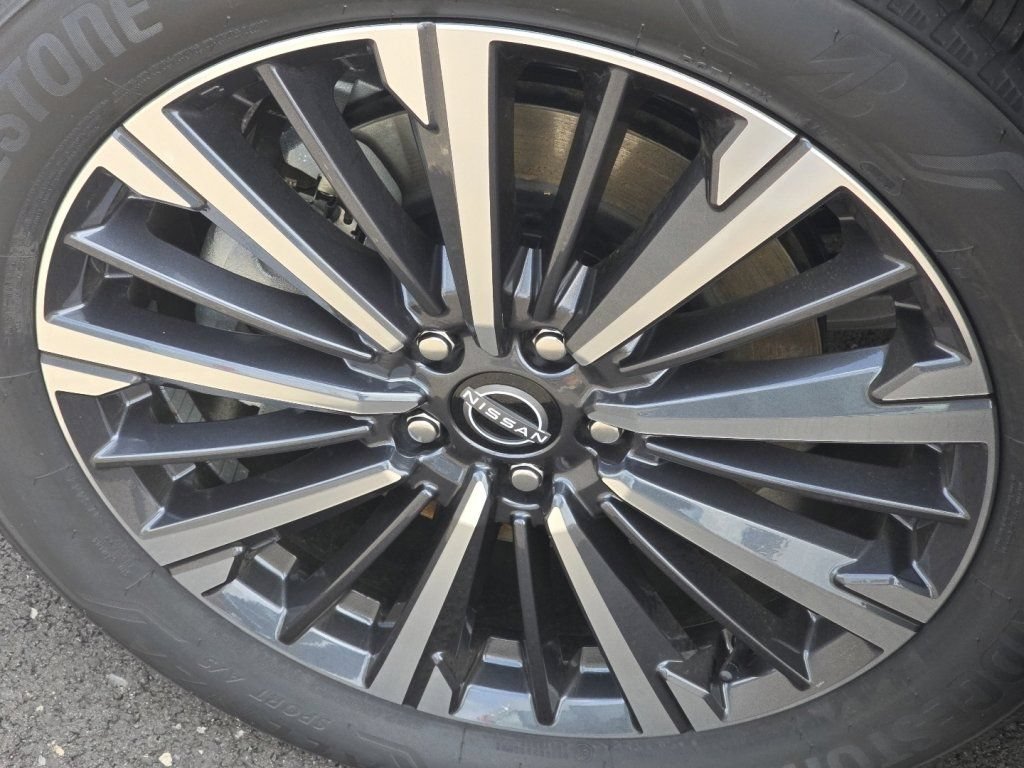 New 2026 Nissan Pathfinder Platinum AWD/4WD image 8