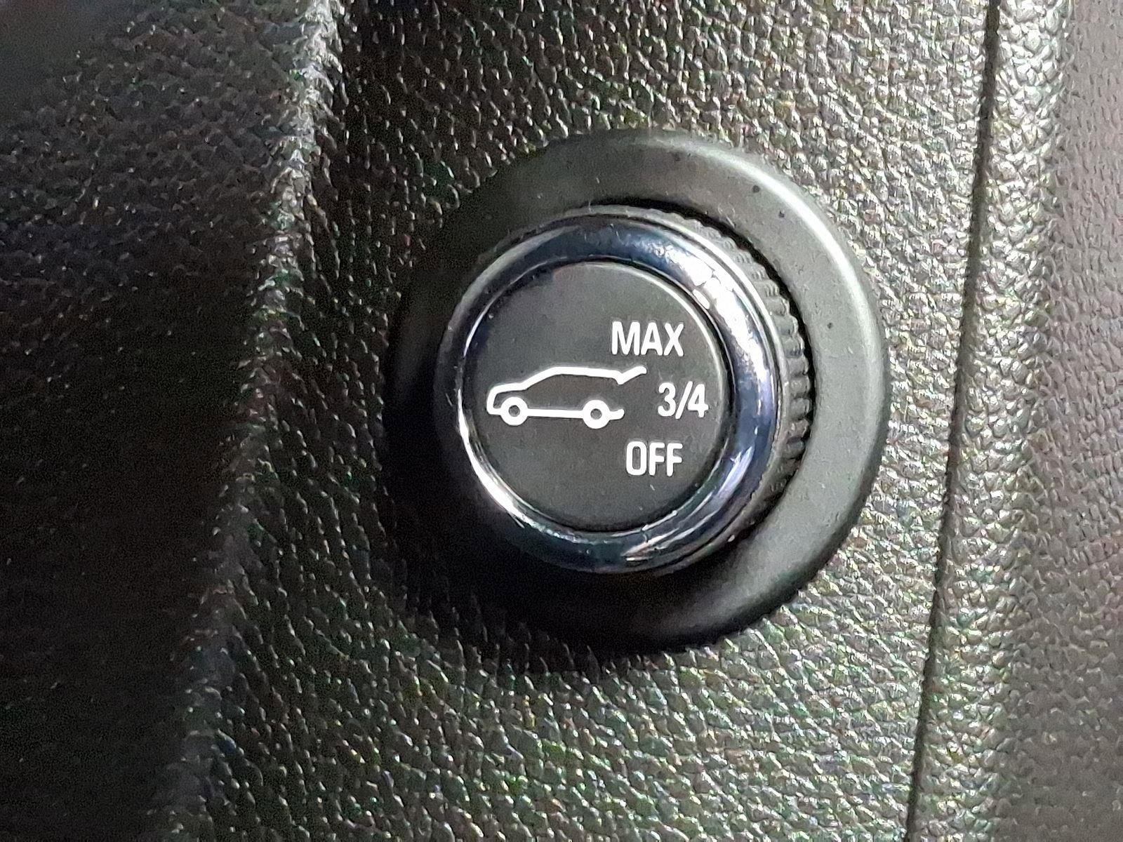 Used 2020 Chevrolet Traverse LT image 25