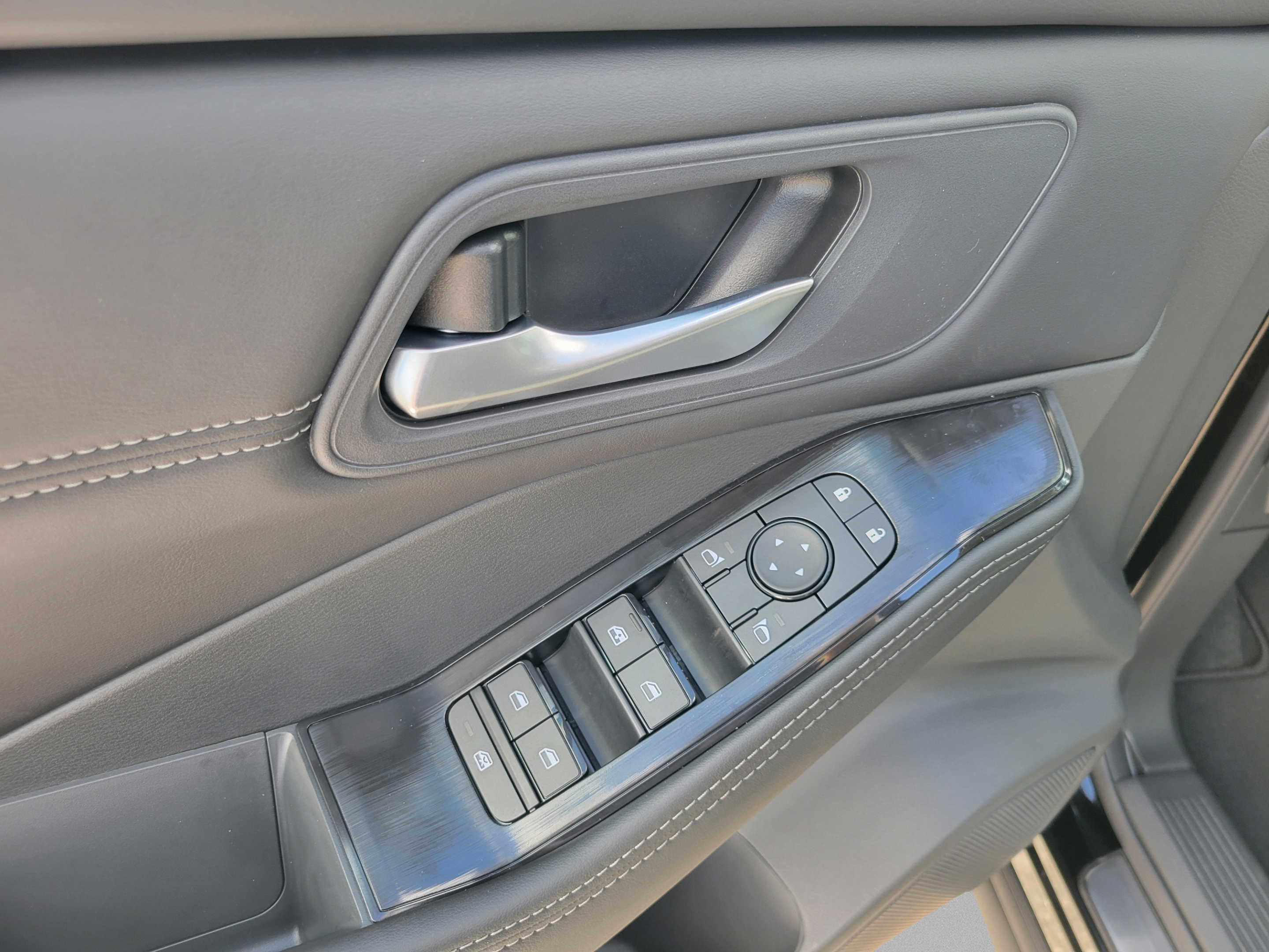 New 2026 Nissan Rogue Dark Armor FWD image 15