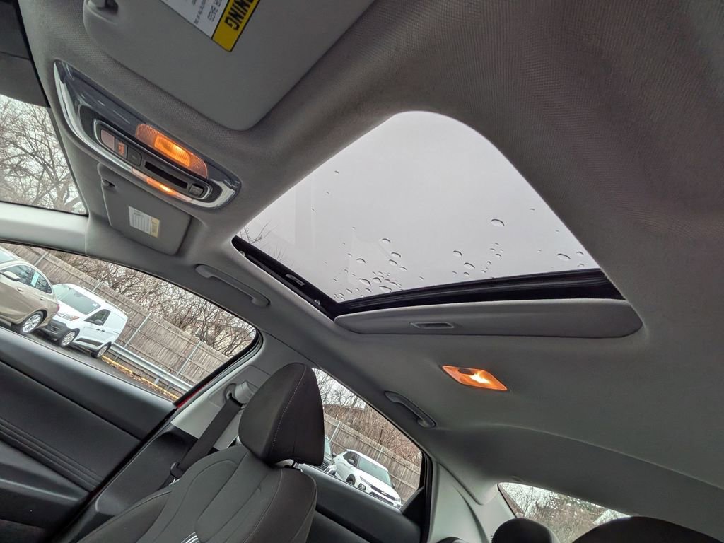 Used 2025 Hyundai Elantra SEL FWD image 12