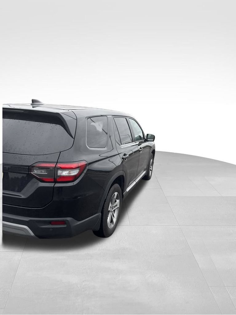 Used 2025 Honda Pilot EX-L image 13