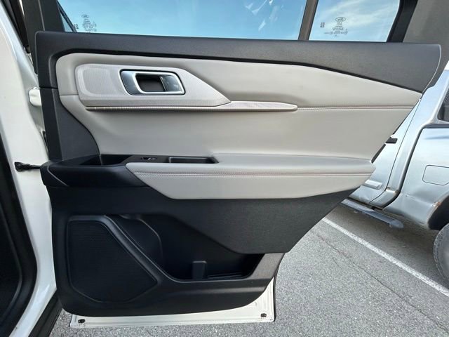 Used 2025 Ford Explorer Active w/ Active Comfort Package image 42