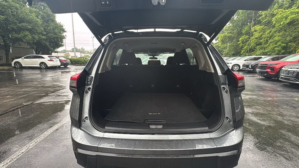 Used 2025 Nissan Rogue SV AWD/4WD image 28