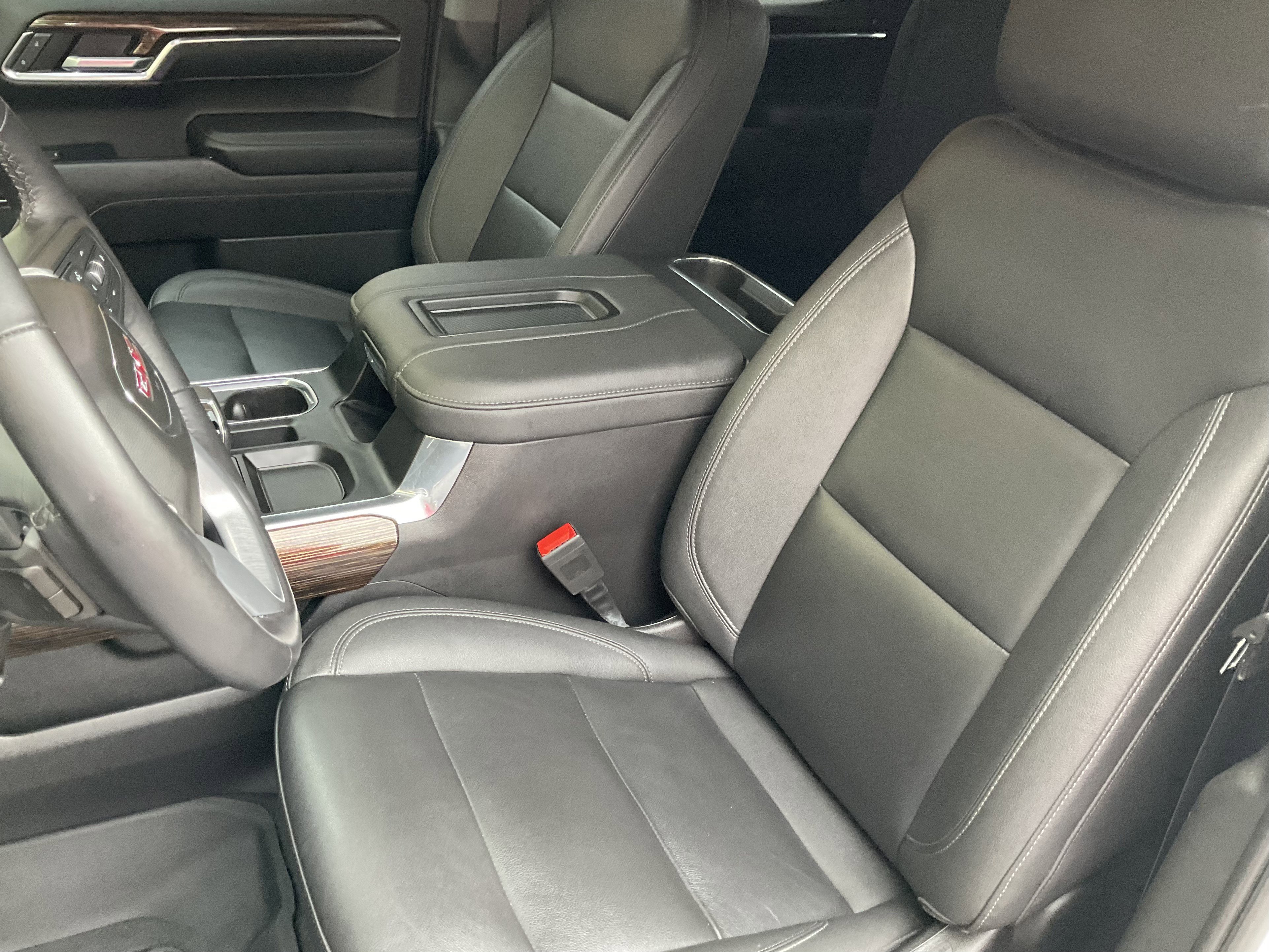 Used 2022 GMC Sierra 1500 Elevation w/ Elevation Premium Package AWD/4WD image 32