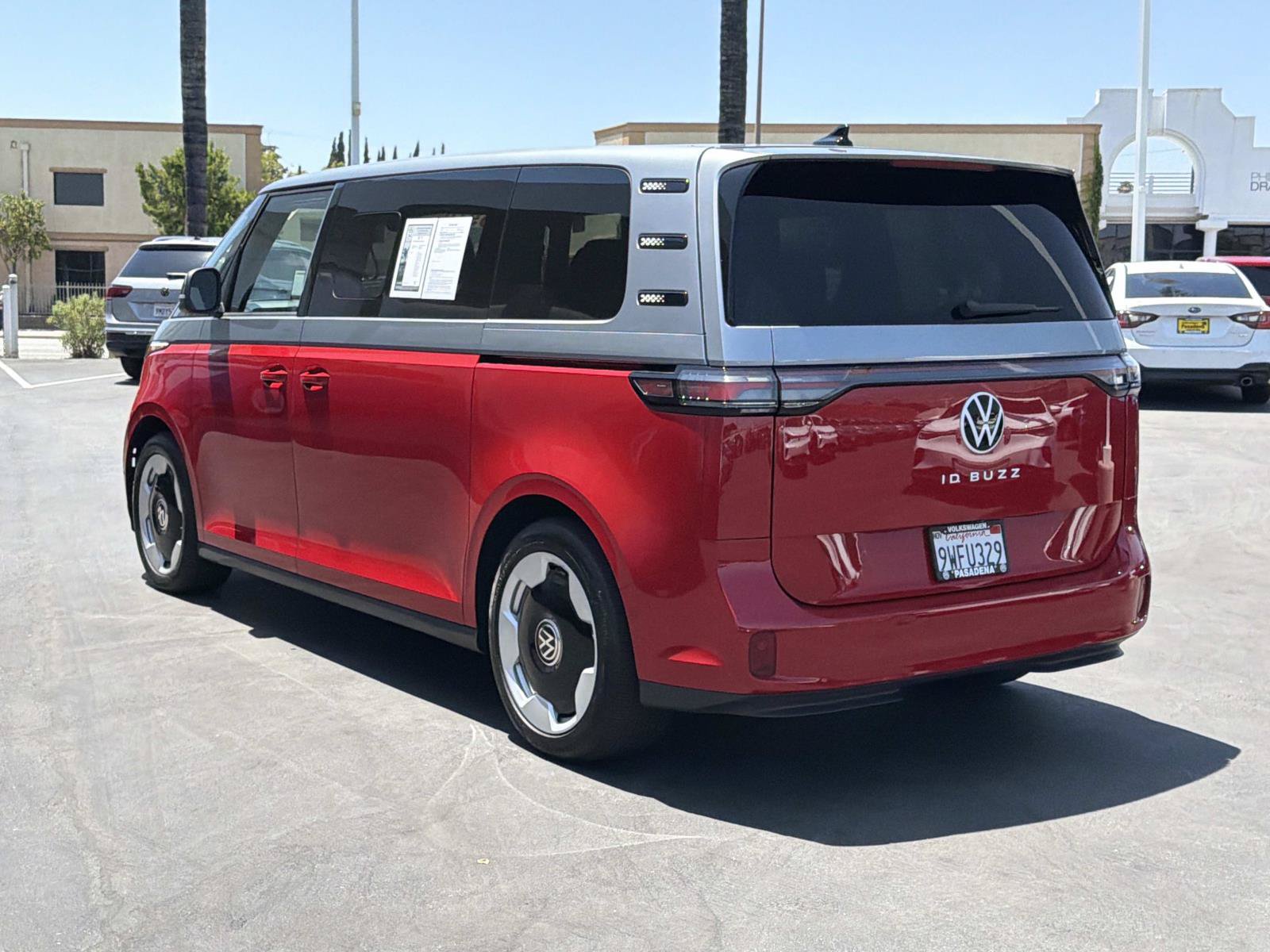 Certified 2025 Volkswagen ID. Buzz Pro S RWD image 3