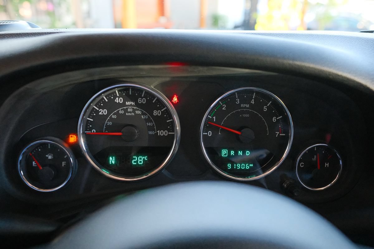 Used 2015 Jeep Wrangler Unlimited Sahara AWD/4WD image 15