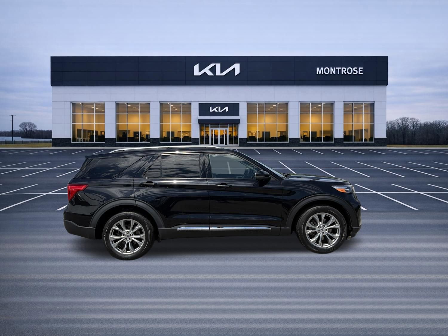 Used 2021 Ford Explorer Limited w/ Equipment Group 301A AWD/4WD image 4