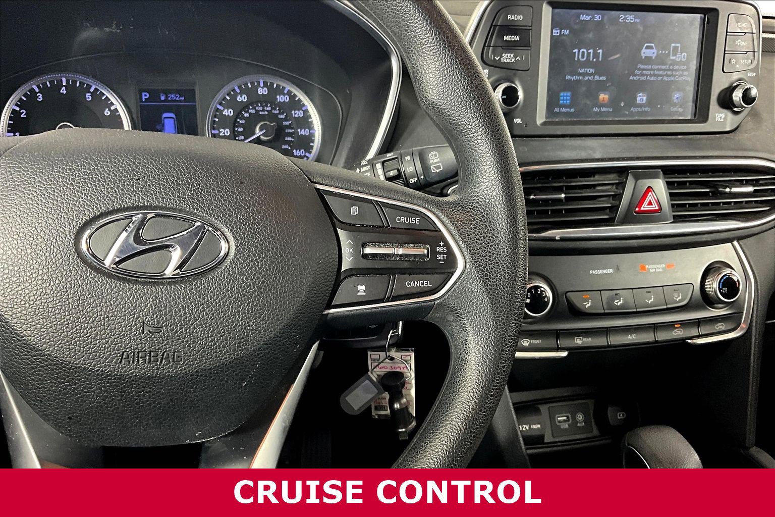 Used 2019 Hyundai Santa Fe SE image 11