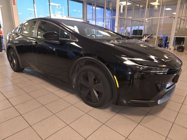 Used 2024 Toyota Prius LE image 2