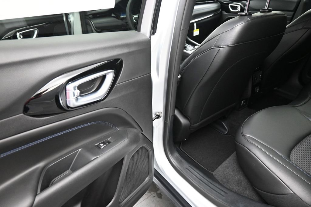 New 2026 Jeep Compass Latitude AWD/4WD image 16