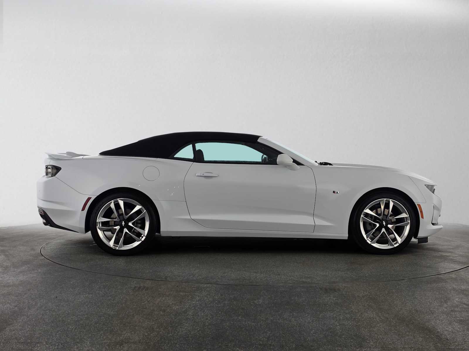 Used 2024 Chevrolet Camaro LT w/ RS Package RWD image 2