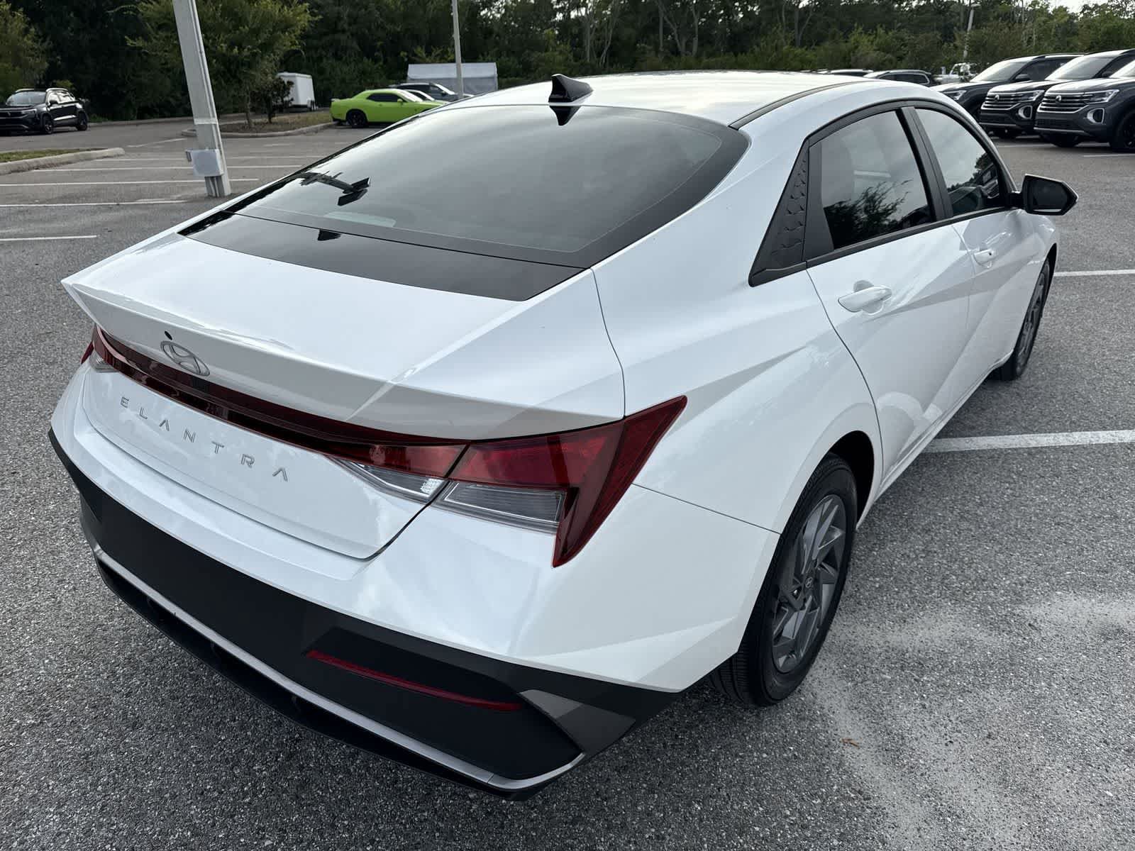 Used 2024 Hyundai Elantra SEL FWD image 14