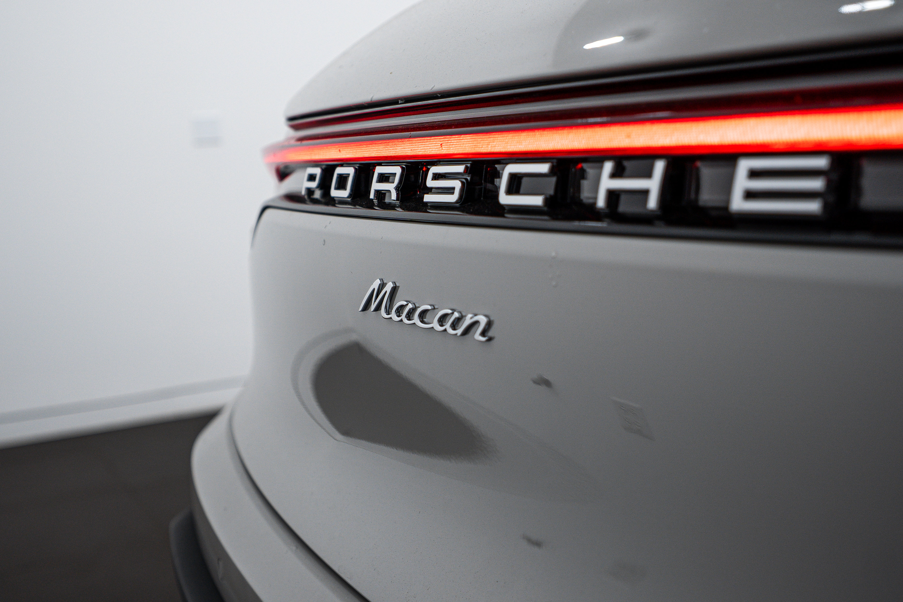 Certified 2026 Porsche Macan image 25