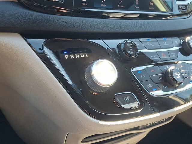 Used 2023 Chrysler Pacifica Touring-L FWD image 15